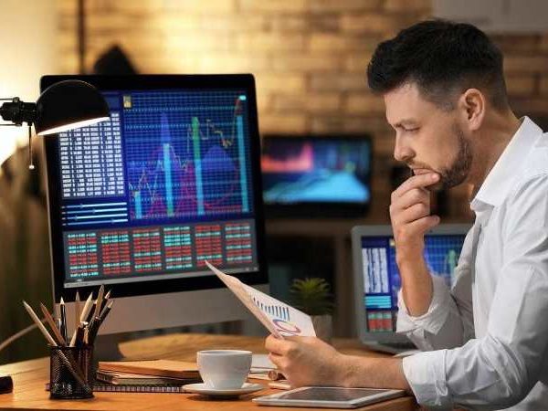 Currency Trading Techniques for Prediction