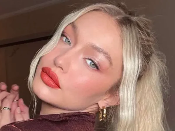 Tips for Choosing a Lipstick Color That Suits Your Skin Color
