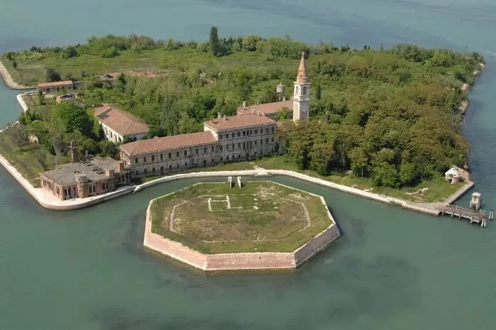 Facts About the Mysterious Poveglia Island
